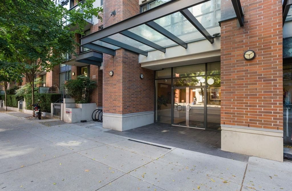 1082 Seymour St, #511