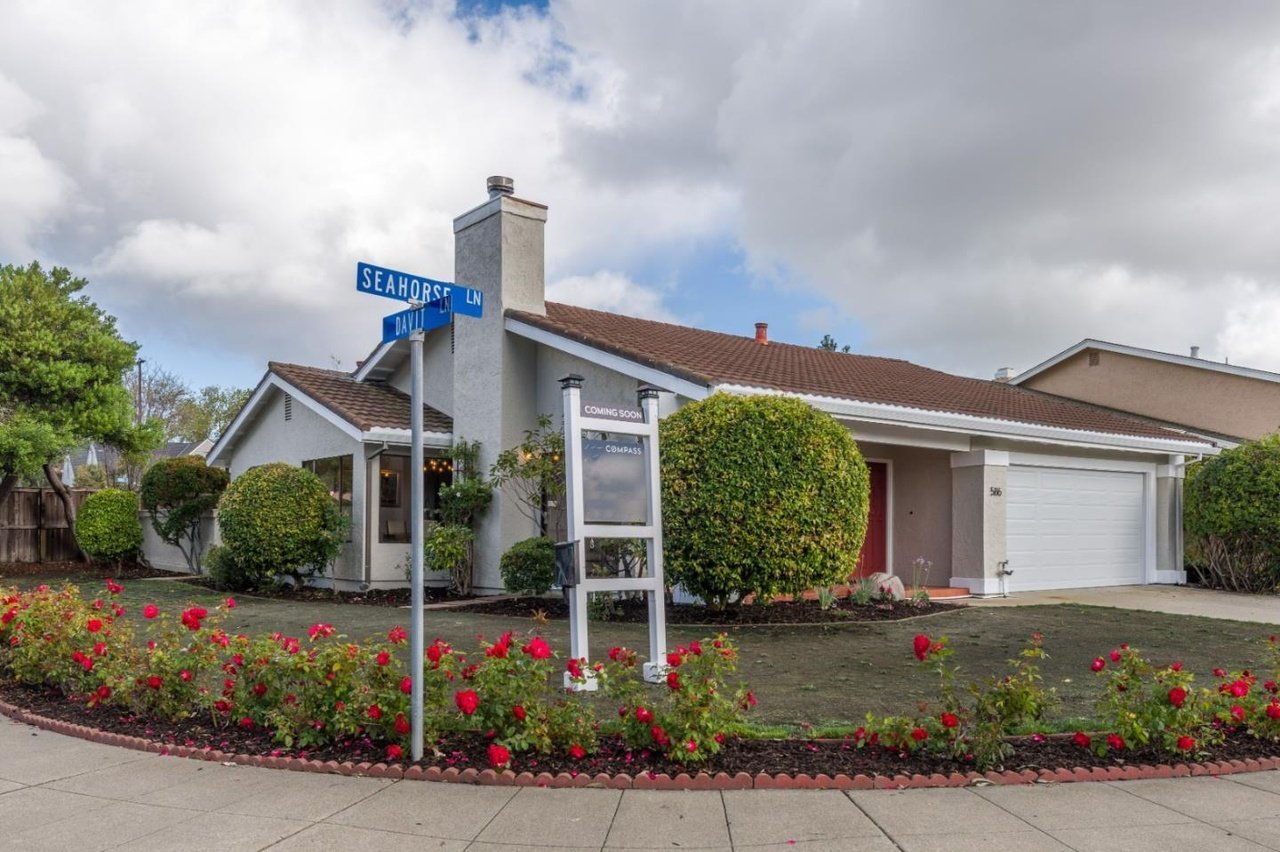 586 Seahorse Lane