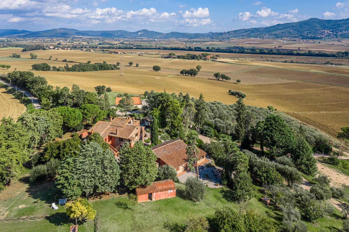 Beautiful Ranch with 2 Pools 