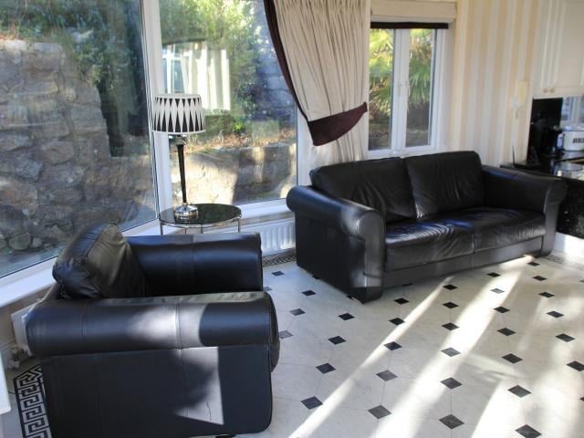 Elegant Villa - Dublin Ireland