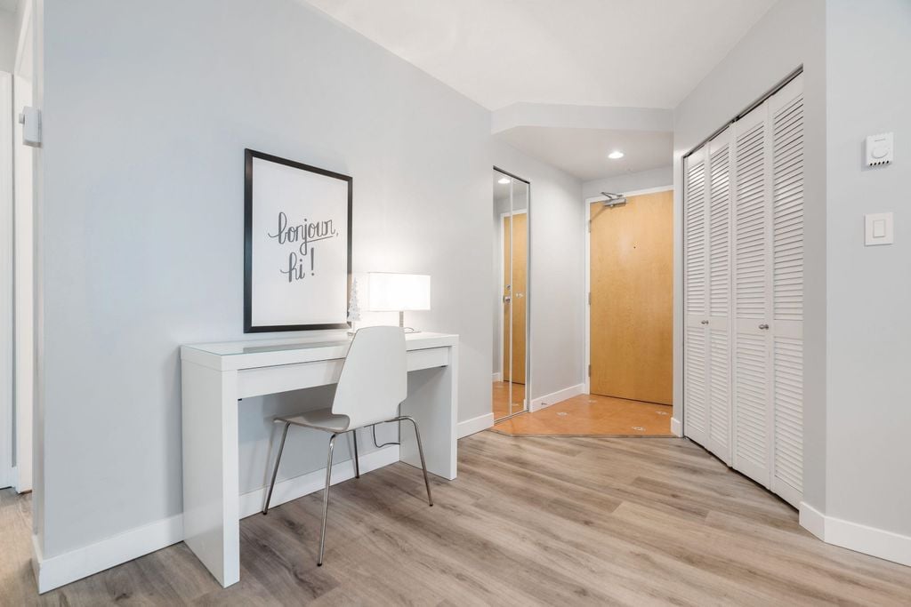 1166 Melville St, #1501