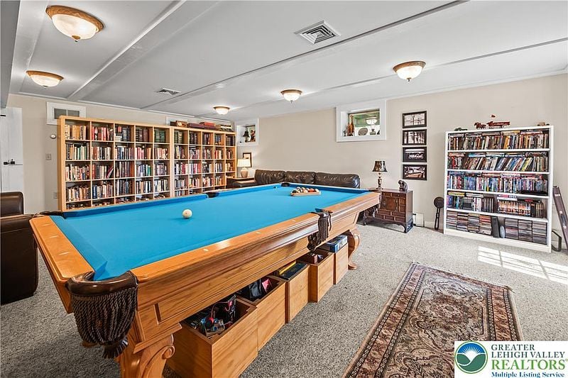 1072 FIVE POINTS RICHMOND ROAD