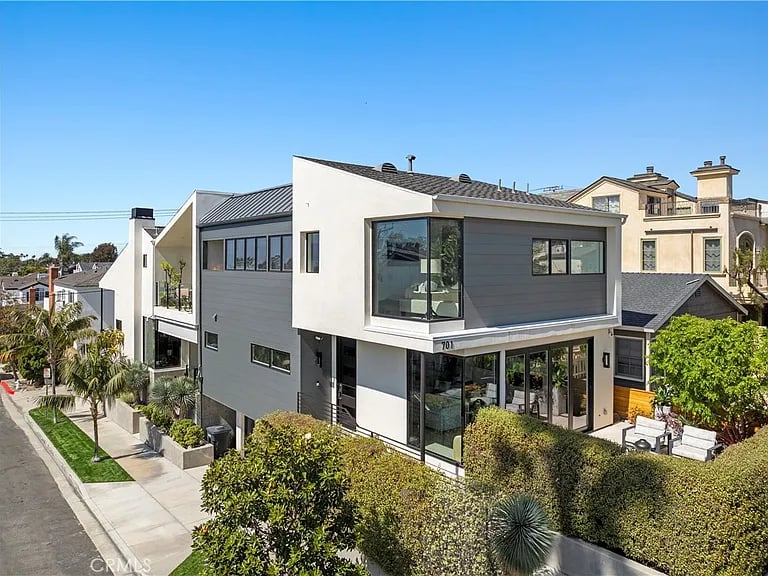 701 Poppy Ave
