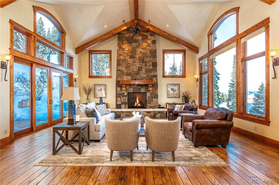 2501 Clubhouse Drive Dr