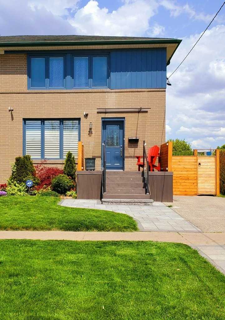 24 Zenith Dr