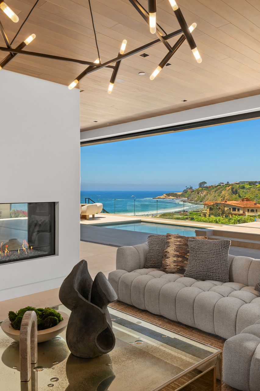 13 Ritz Cove