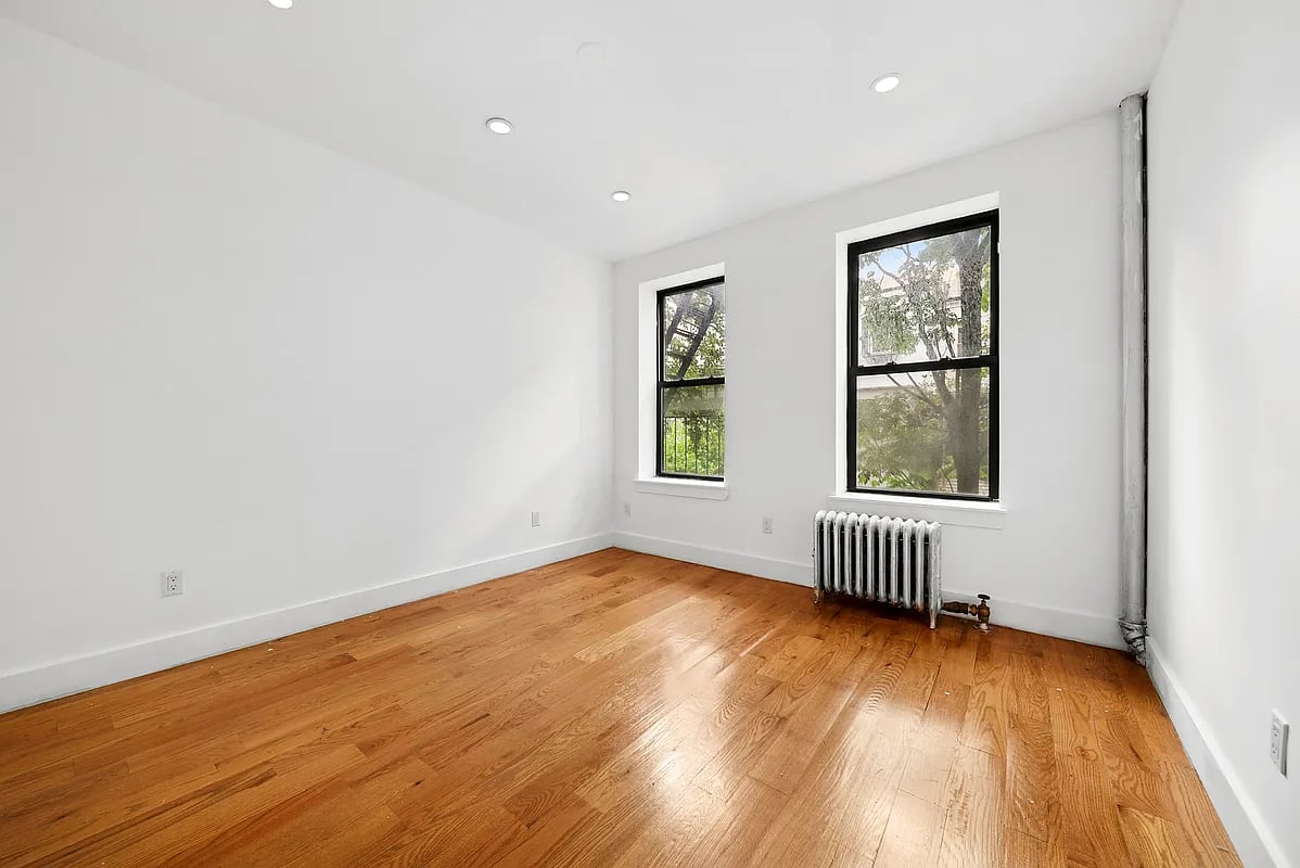 684 Riverside Drive 2E