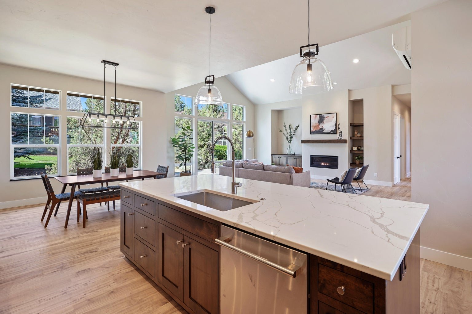 8211 Sora Ct