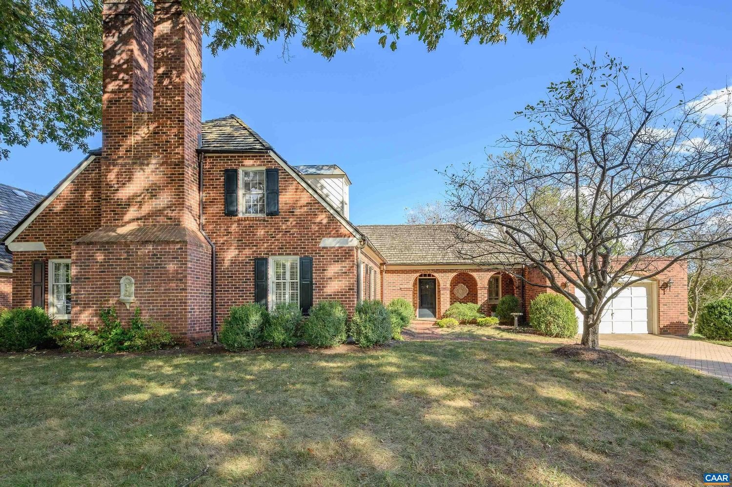25 Ednam Village St