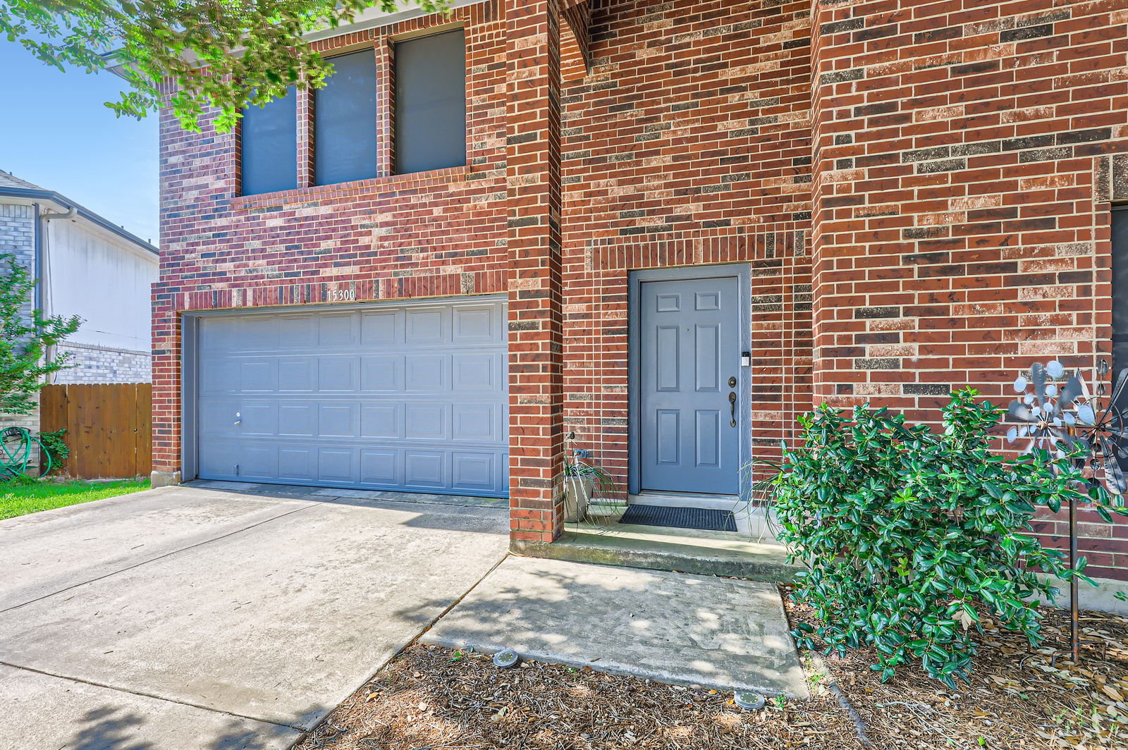 15300 lola Cove