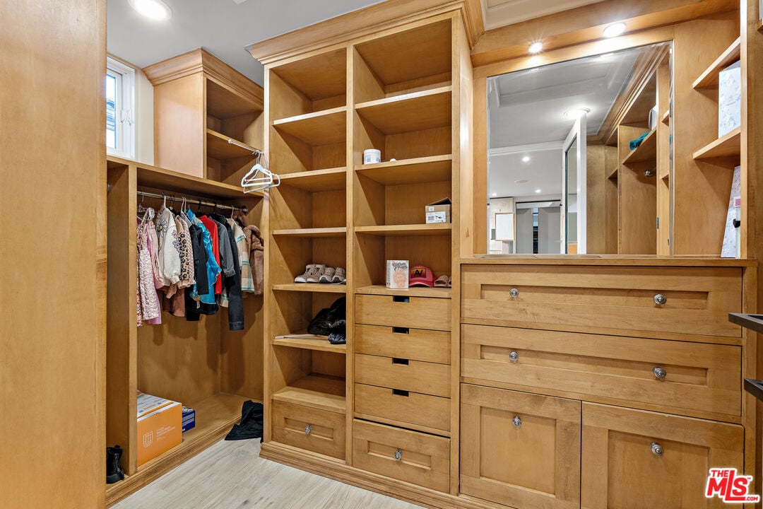 Century Woods Dr, 90067