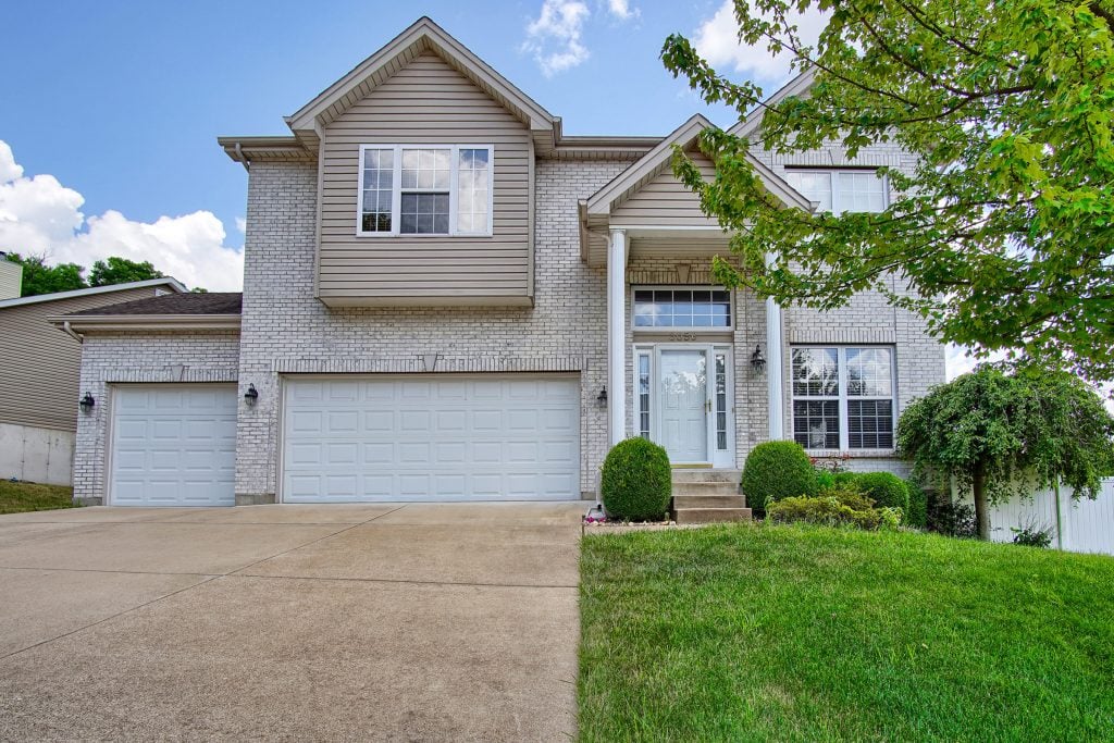 3056 Crimson Oaks Drive, Fenton 63026