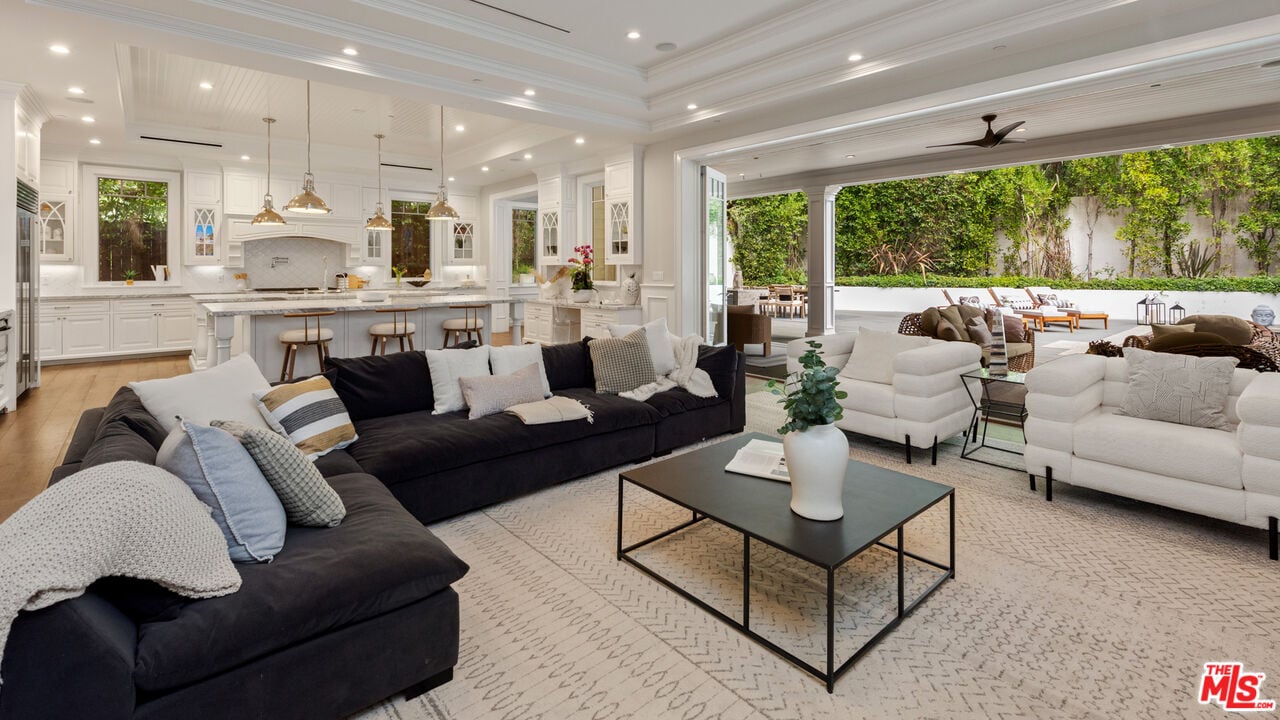 Luminor Heights, Laurel Canyon Blvd, 90046