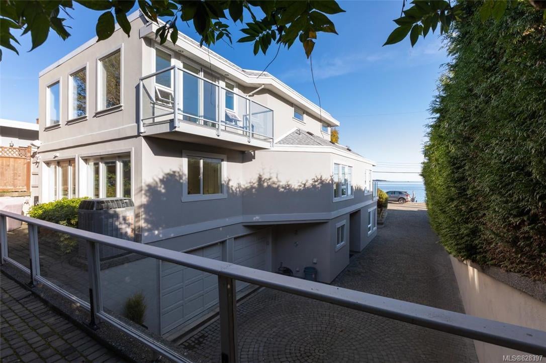 2378 Esplanade