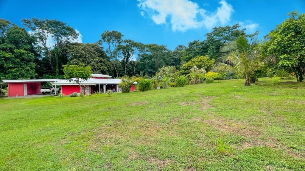 Contemporary Ojochal Retreat with Two Acres, Pool & Stream Access