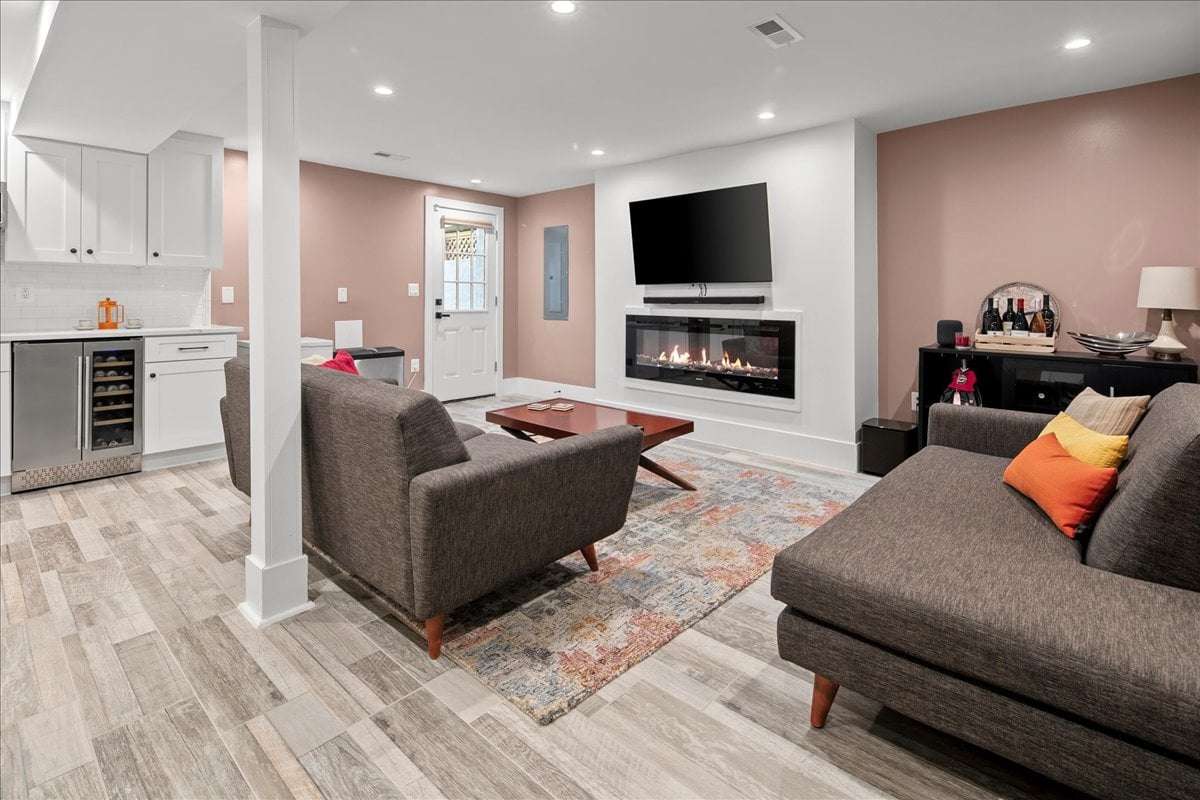 1620 Allison St NW