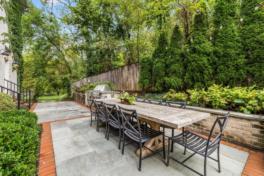 Stunning Hayfields Manor Home