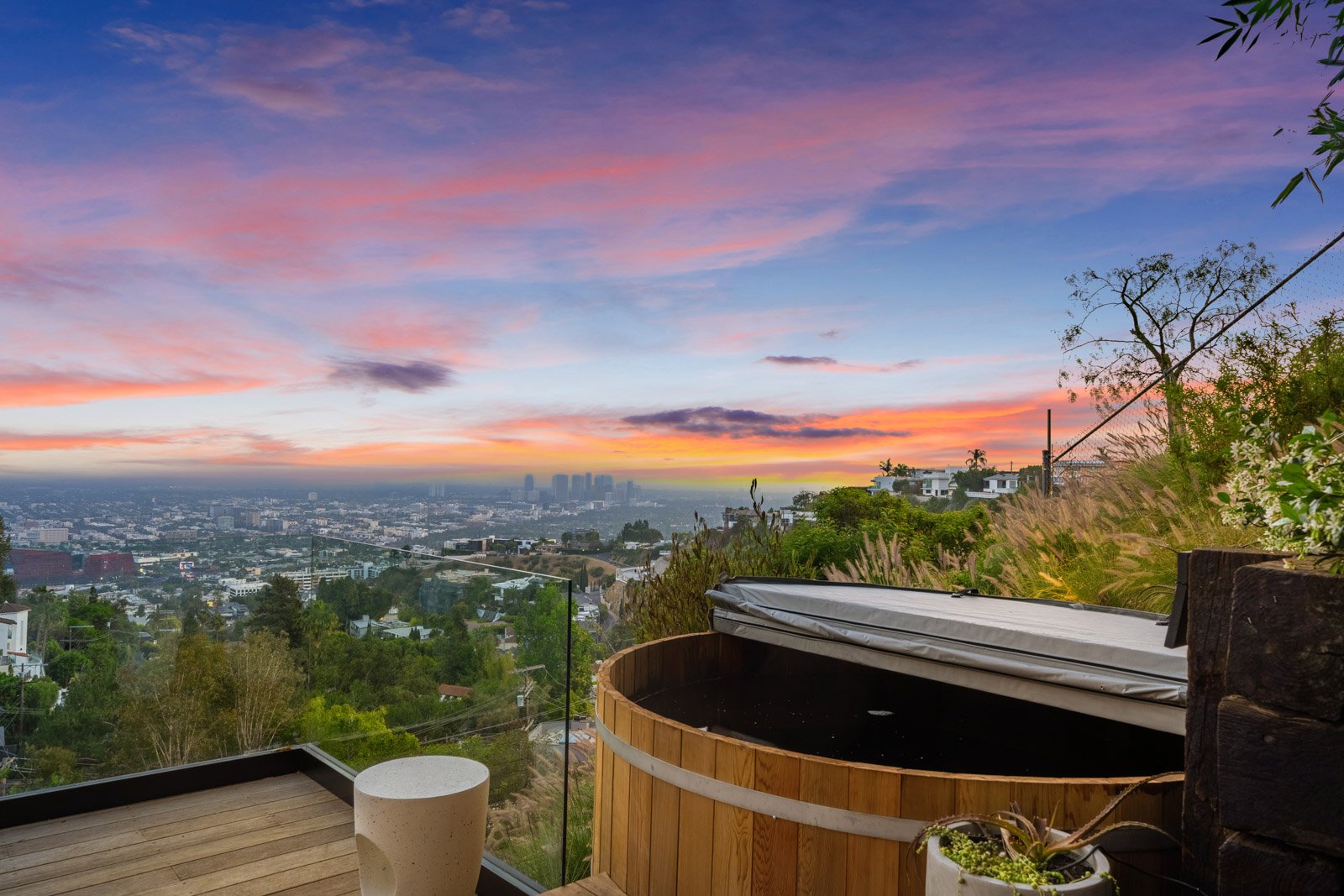 Hollywood Haven ⛰️