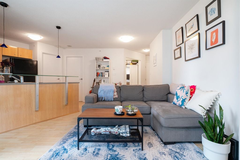 501 Pacific St, #402