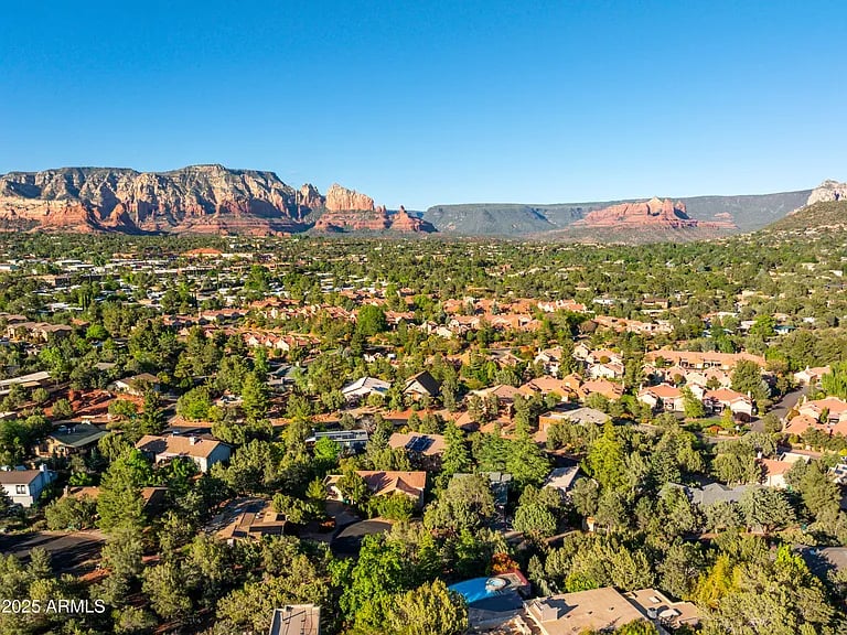 2272 ROADRUNNER Road, Sedona