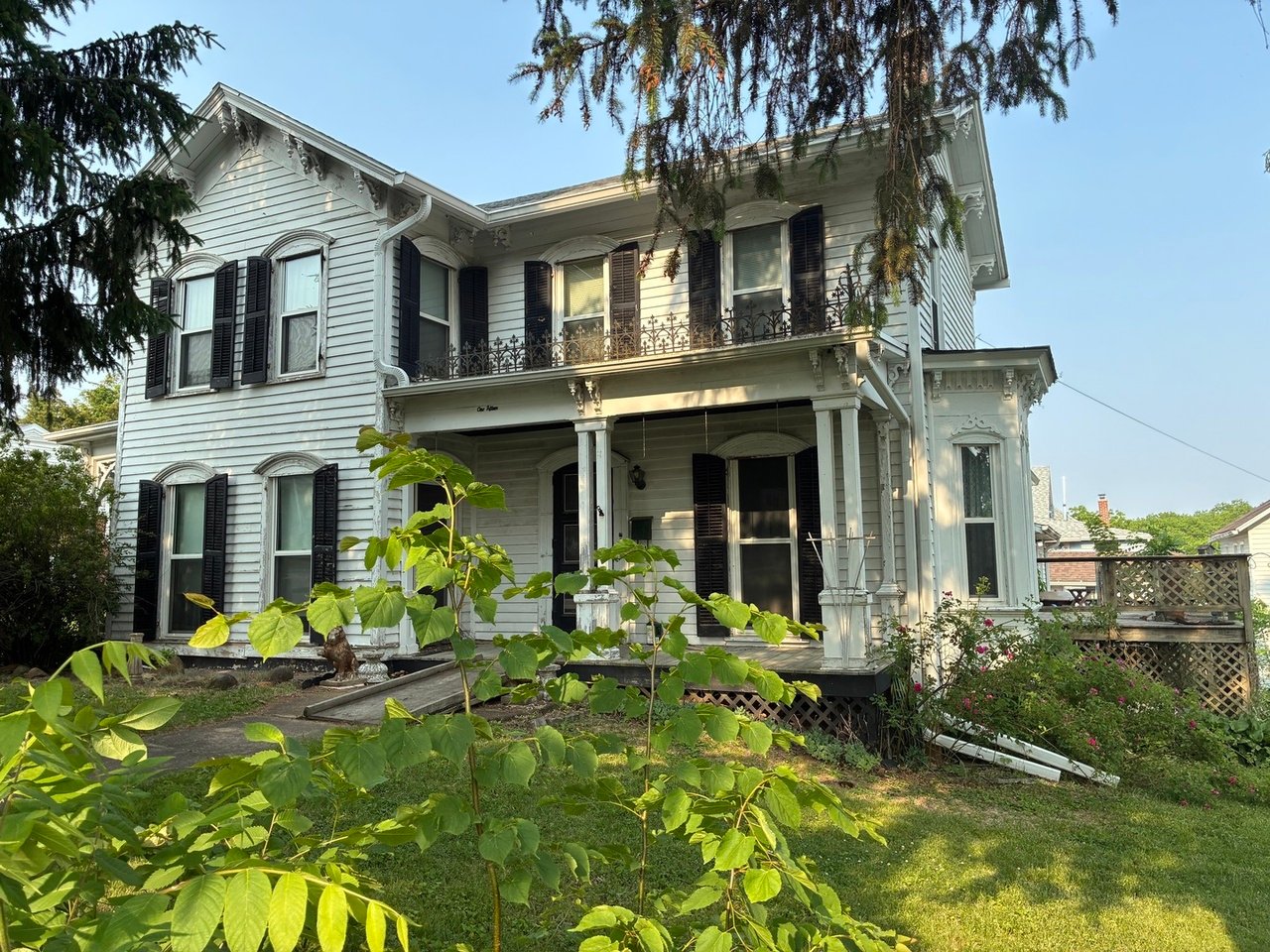 115 N Clay St Mount 