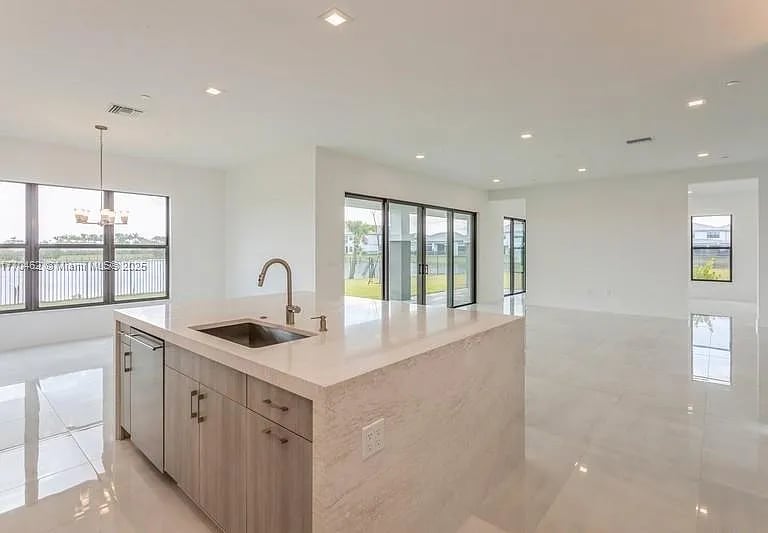12864 Wingspan Ct