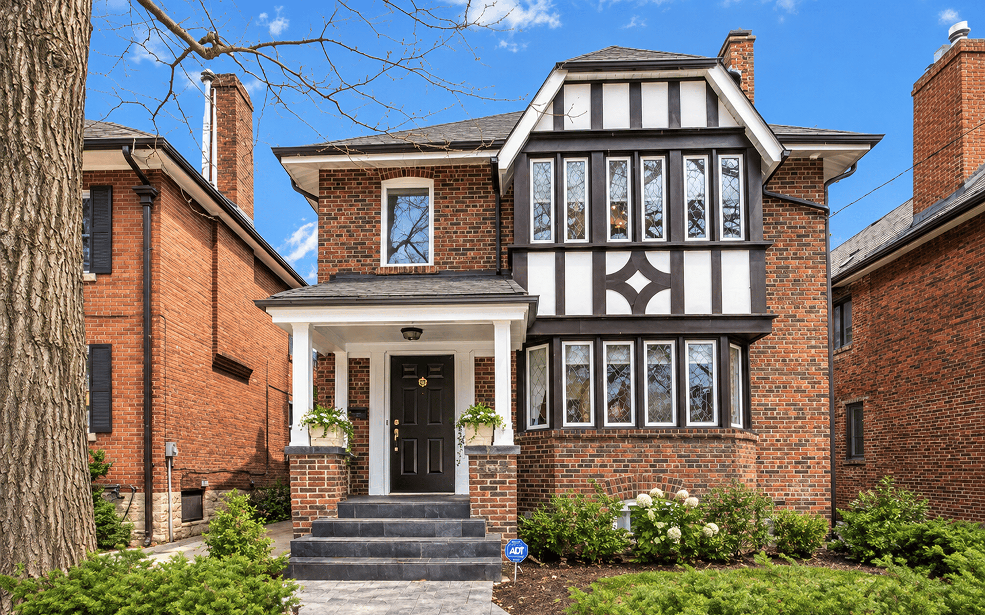 297 St Clair Ave E
