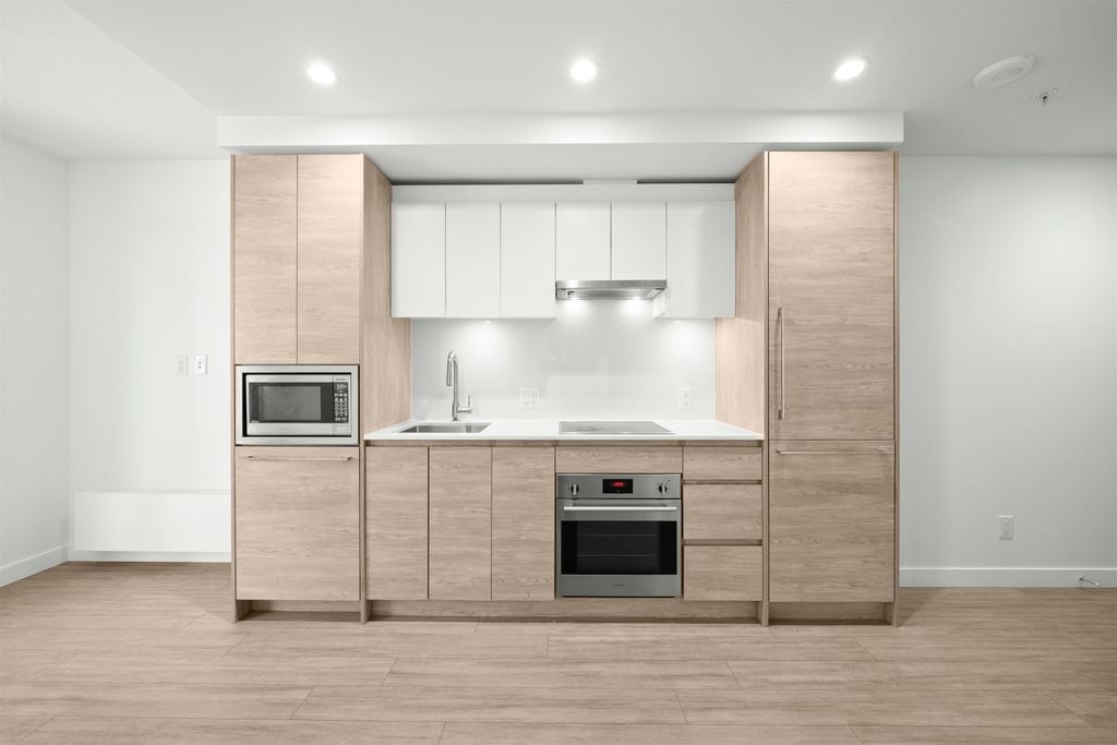 13615 Fraser Hwy, #1207