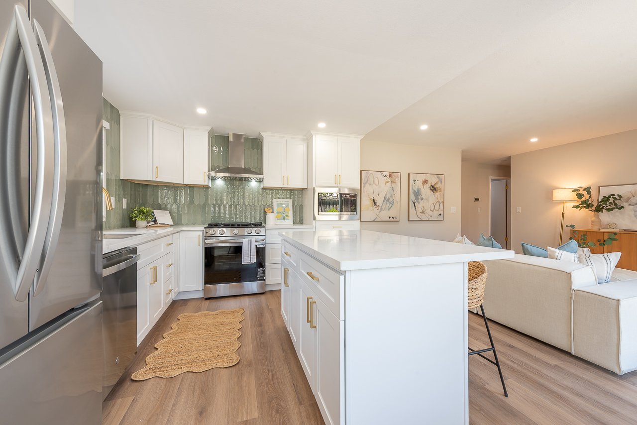 Newly Remodeled. 1 Bed/Bth down, Pioneer Elem!
