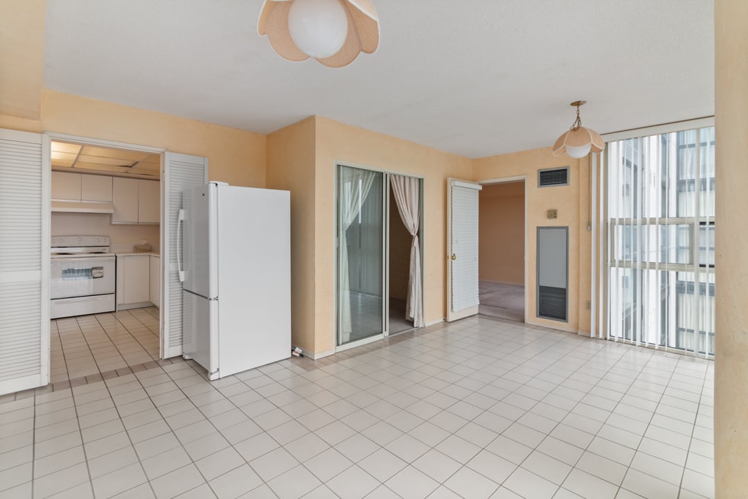 40 Harding Blvd #604