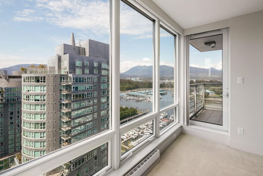 590 Nicola St, #2205