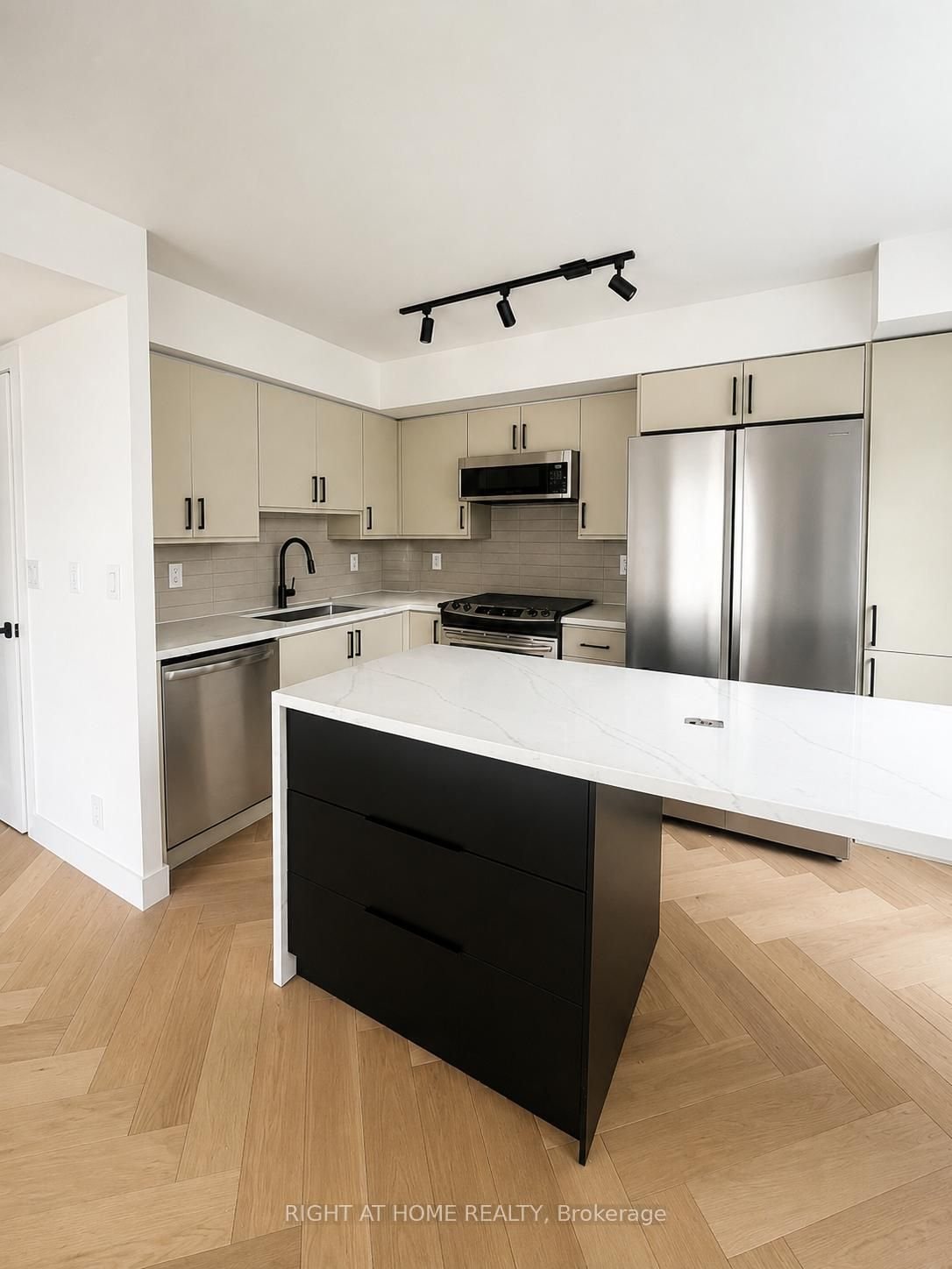 PENTHOUSE AT 9T6