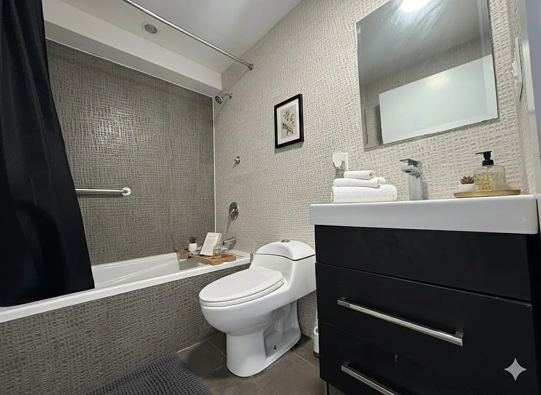 807 Quincy Street #1F