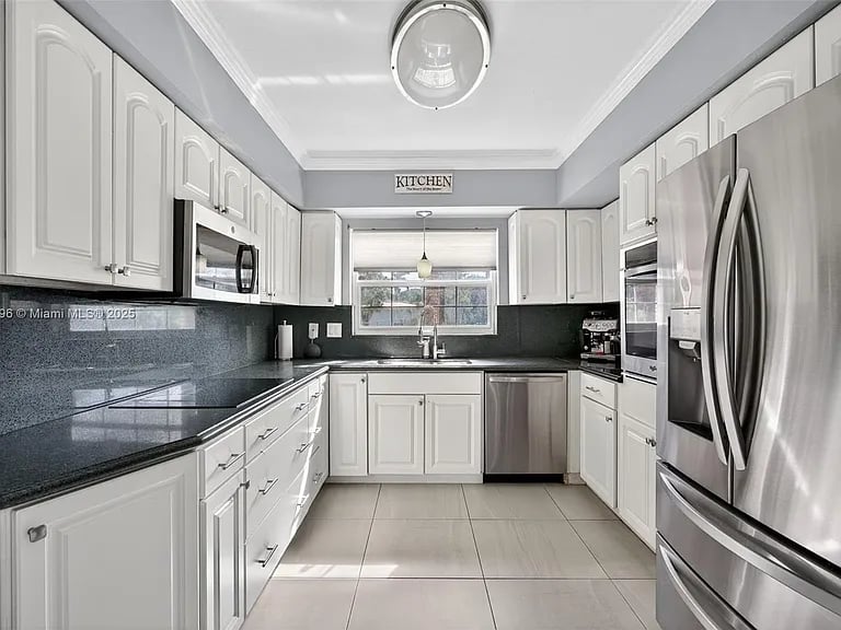 801 Holly Ln, Plantation