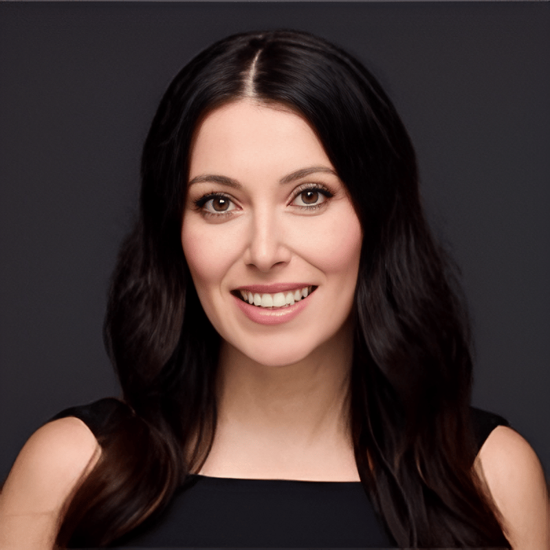 Shani Shtern Wheaton, IL Real Estate Agent Headshot