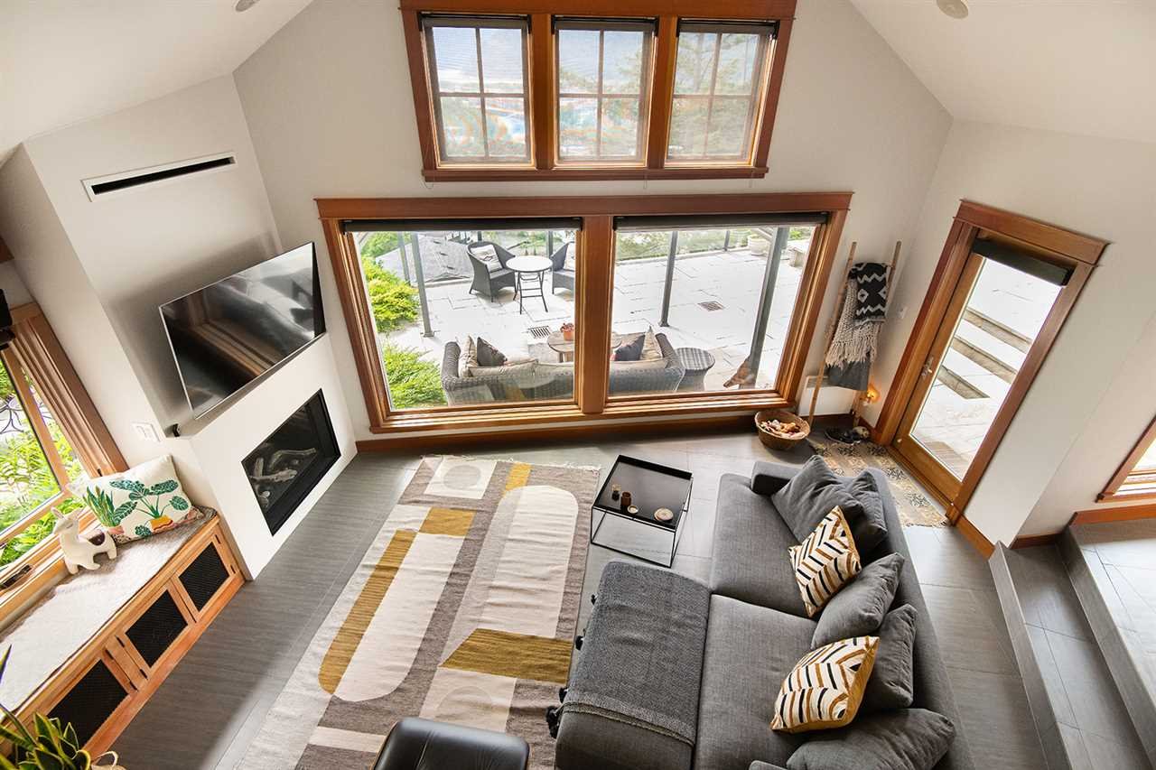 38295 View Pl