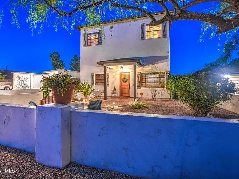 4529 N 8th Place