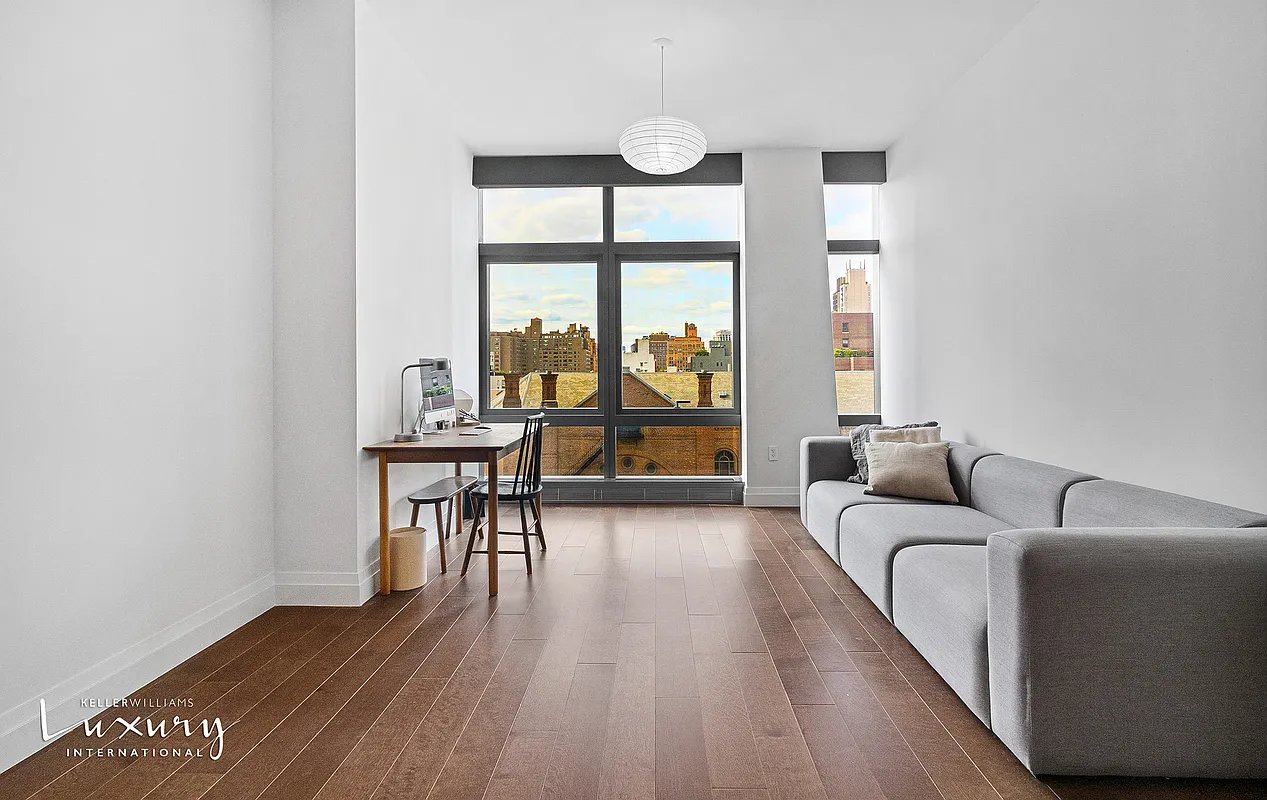 35 W 15th St, #8B