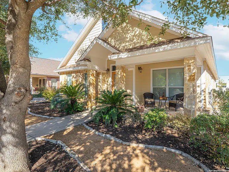 2218 Village Path