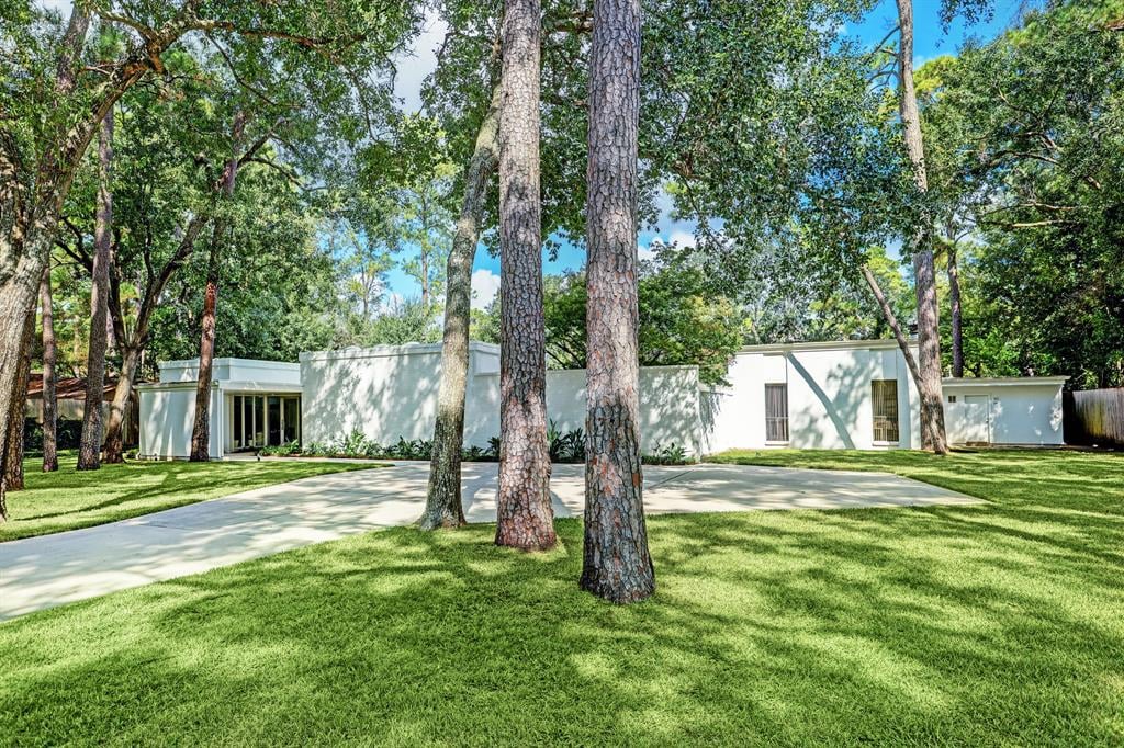 12514 Old Oaks Dr