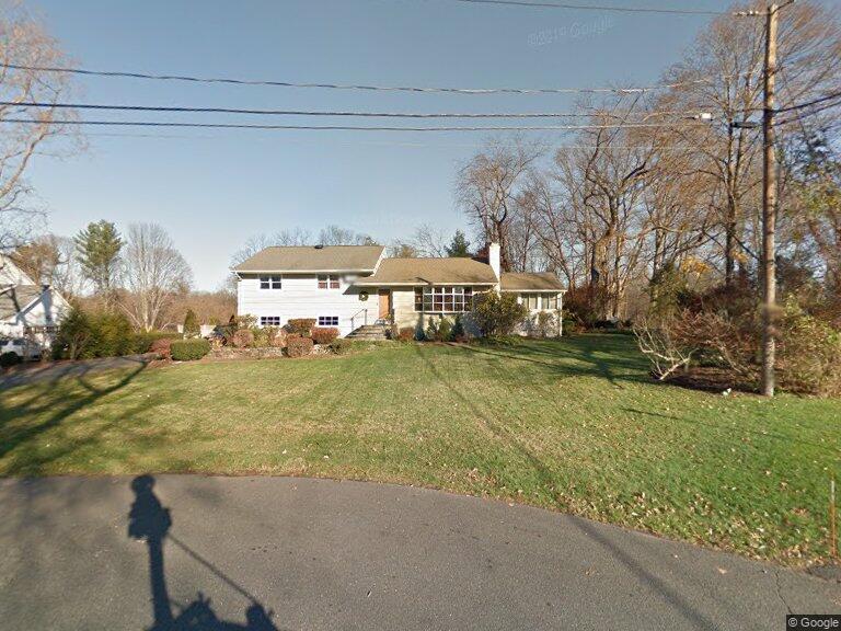 8 Blue Ribbon Dr