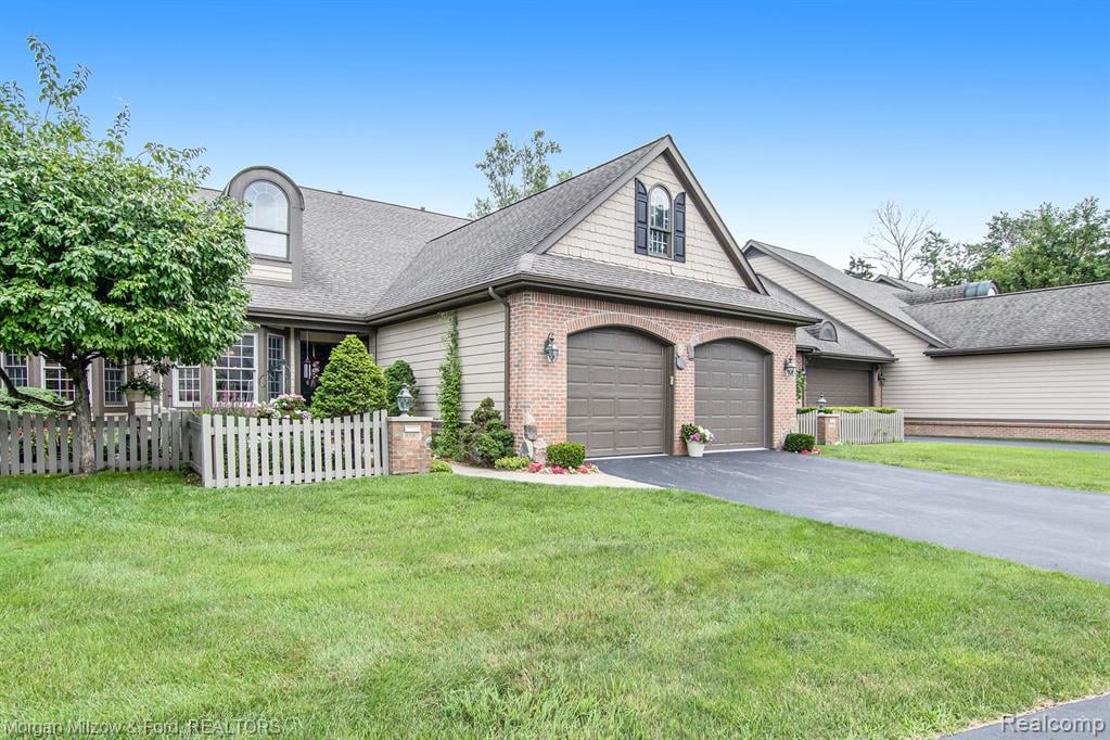 6582 Steeple Ridge