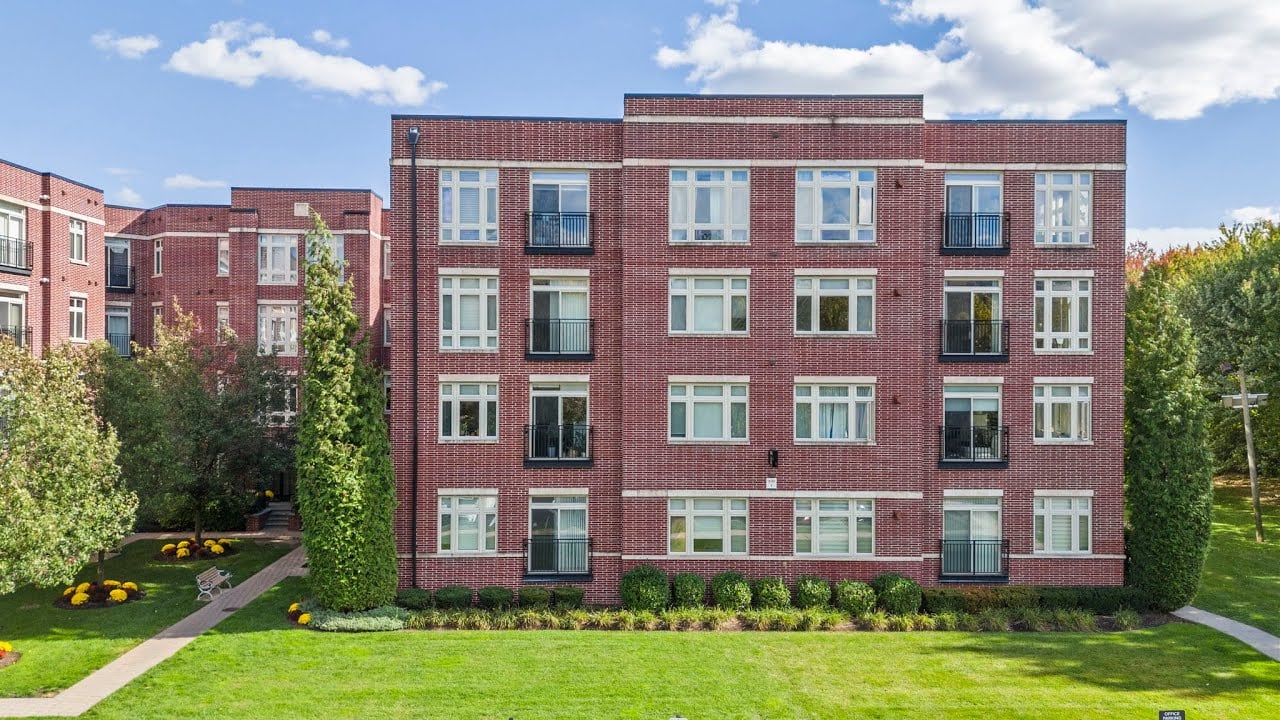 ***SOLD*** Luxury Living in The M!