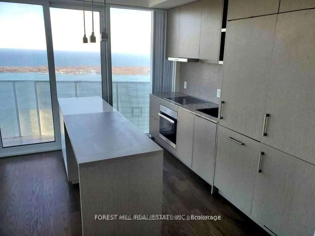 Luxurious Corner Unit