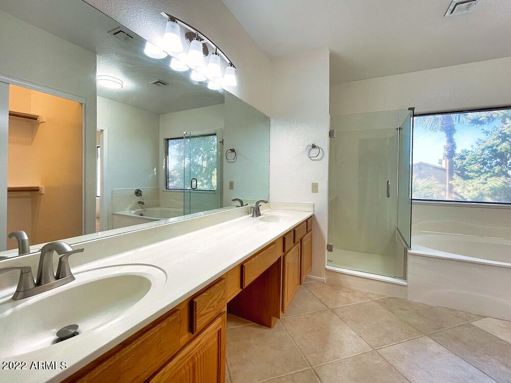 5347 E Michelle Dr