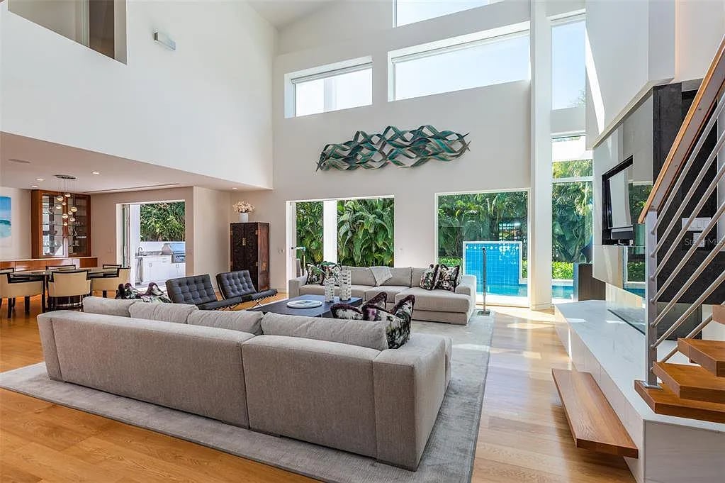 3560 Bayou Cir