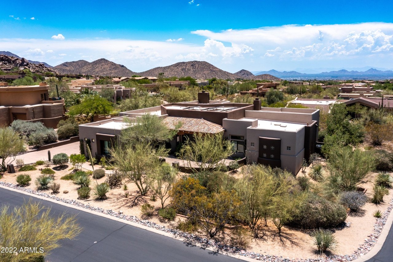 10685 E Cottontail Ln