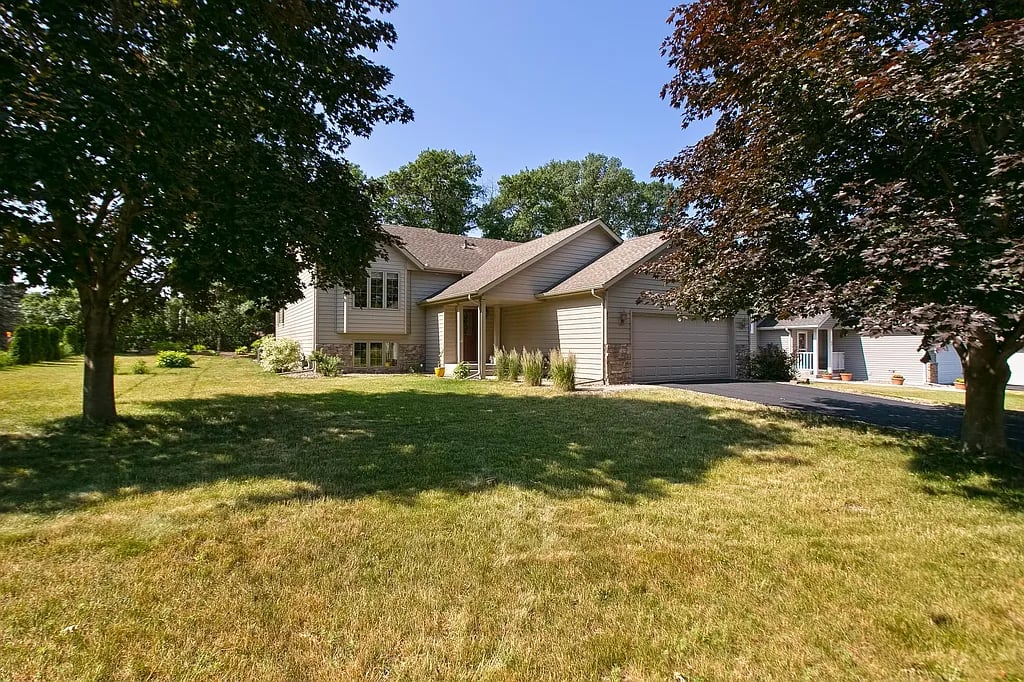 96 Maple Ln
