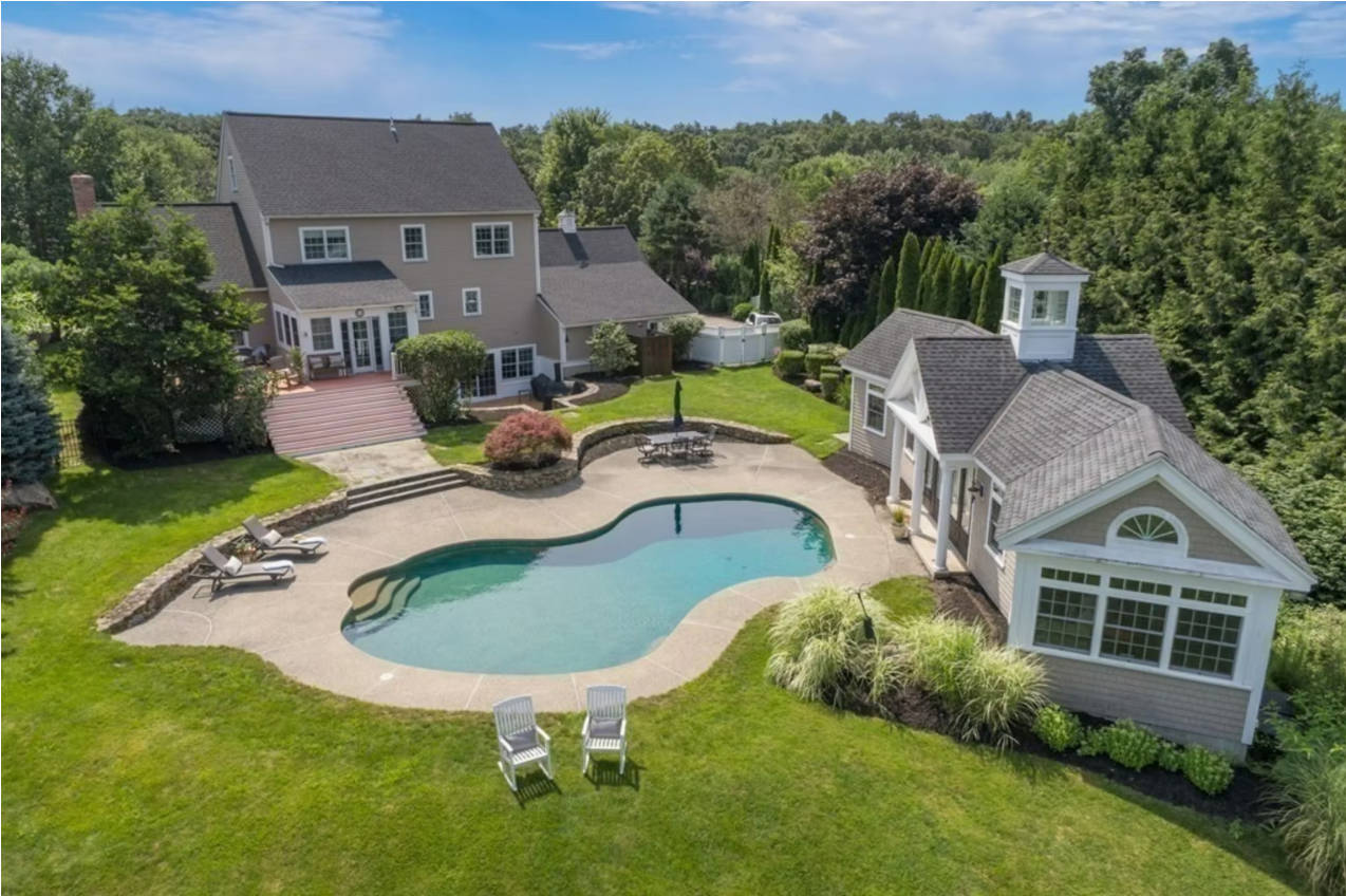 11 Fatherland Dr