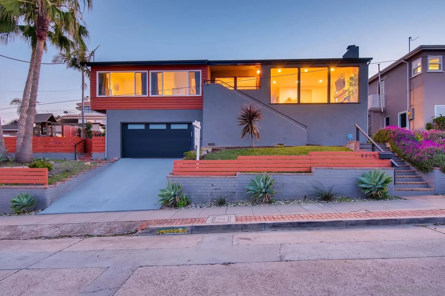 4415 Muir Ave
